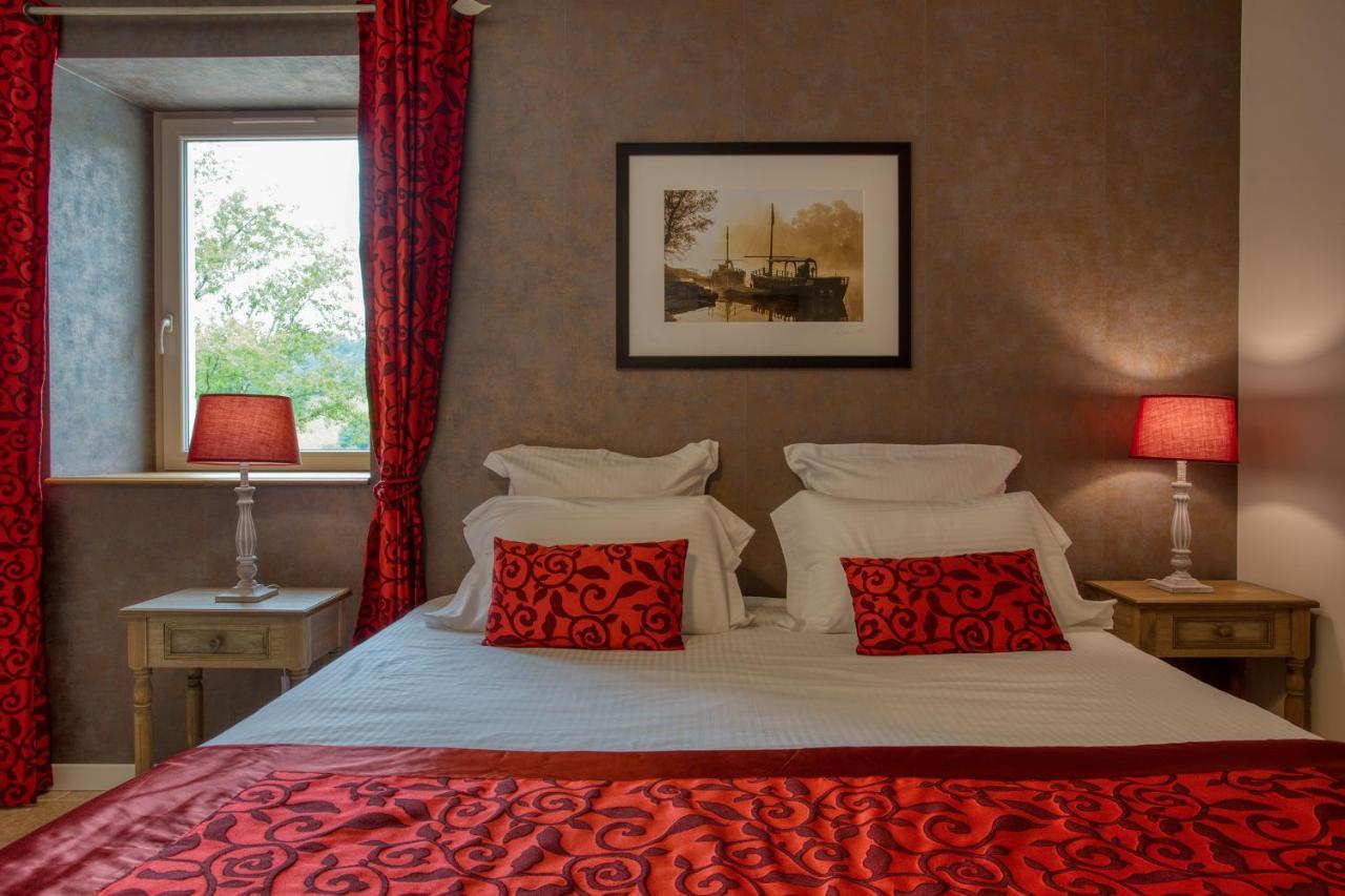 Domaine Des Pierres Blanches - Chambres D'Hotes Carlux Eksteriør billede