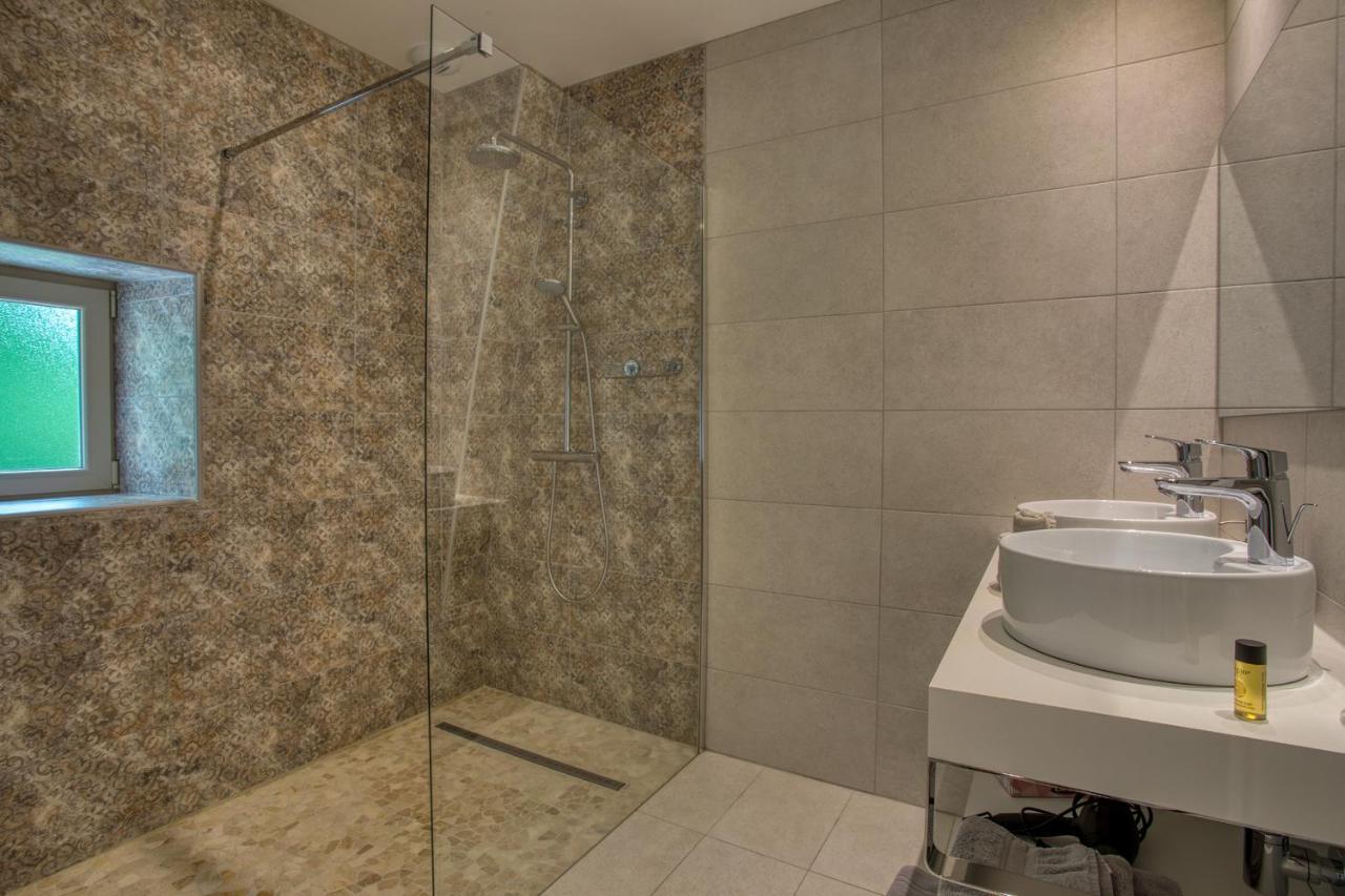 Domaine Des Pierres Blanches - Chambres D'Hotes Carlux Eksteriør billede
