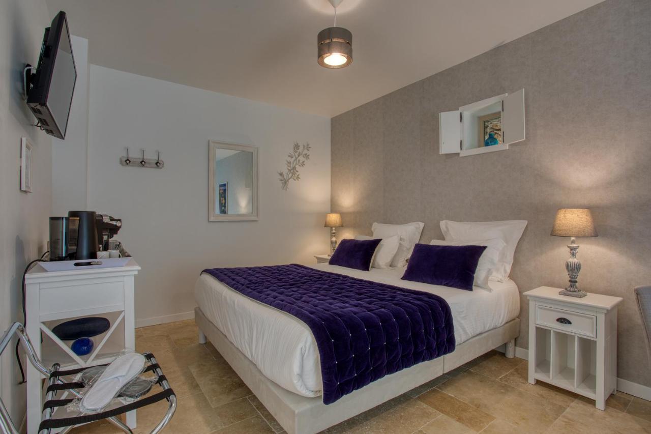 Domaine Des Pierres Blanches - Chambres D'Hotes Carlux Eksteriør billede