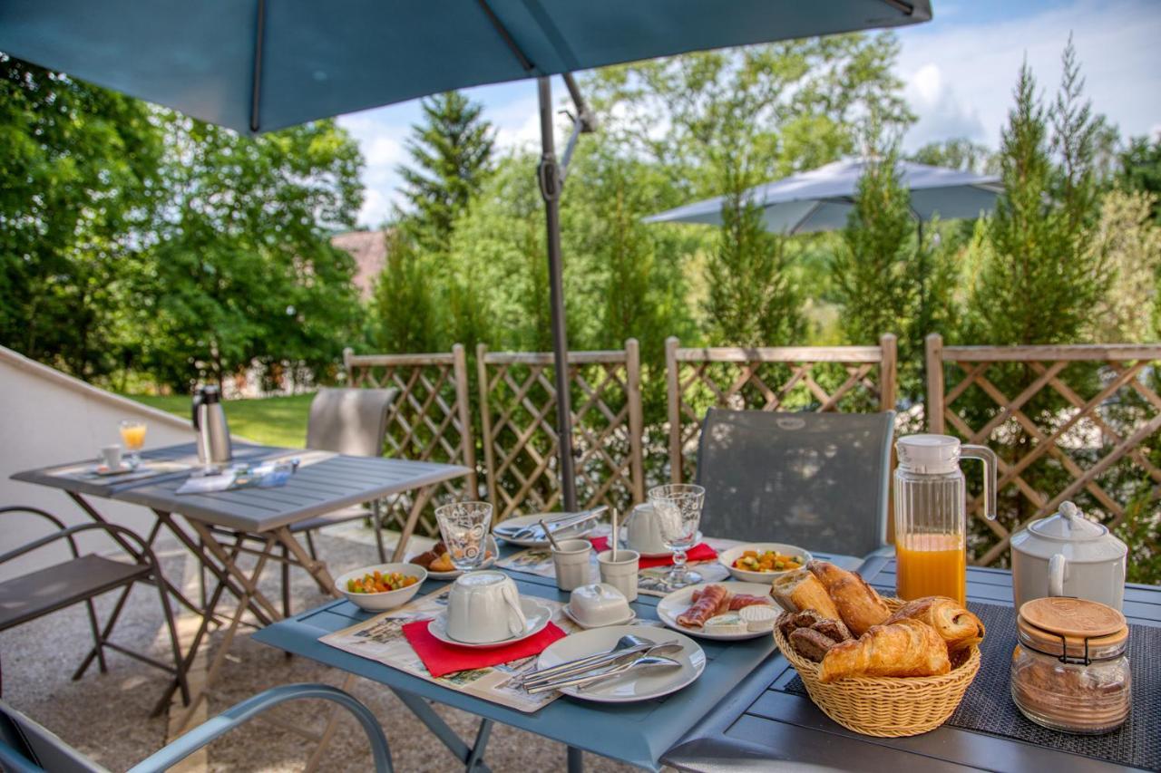 Domaine Des Pierres Blanches - Chambres D'Hotes Carlux Eksteriør billede